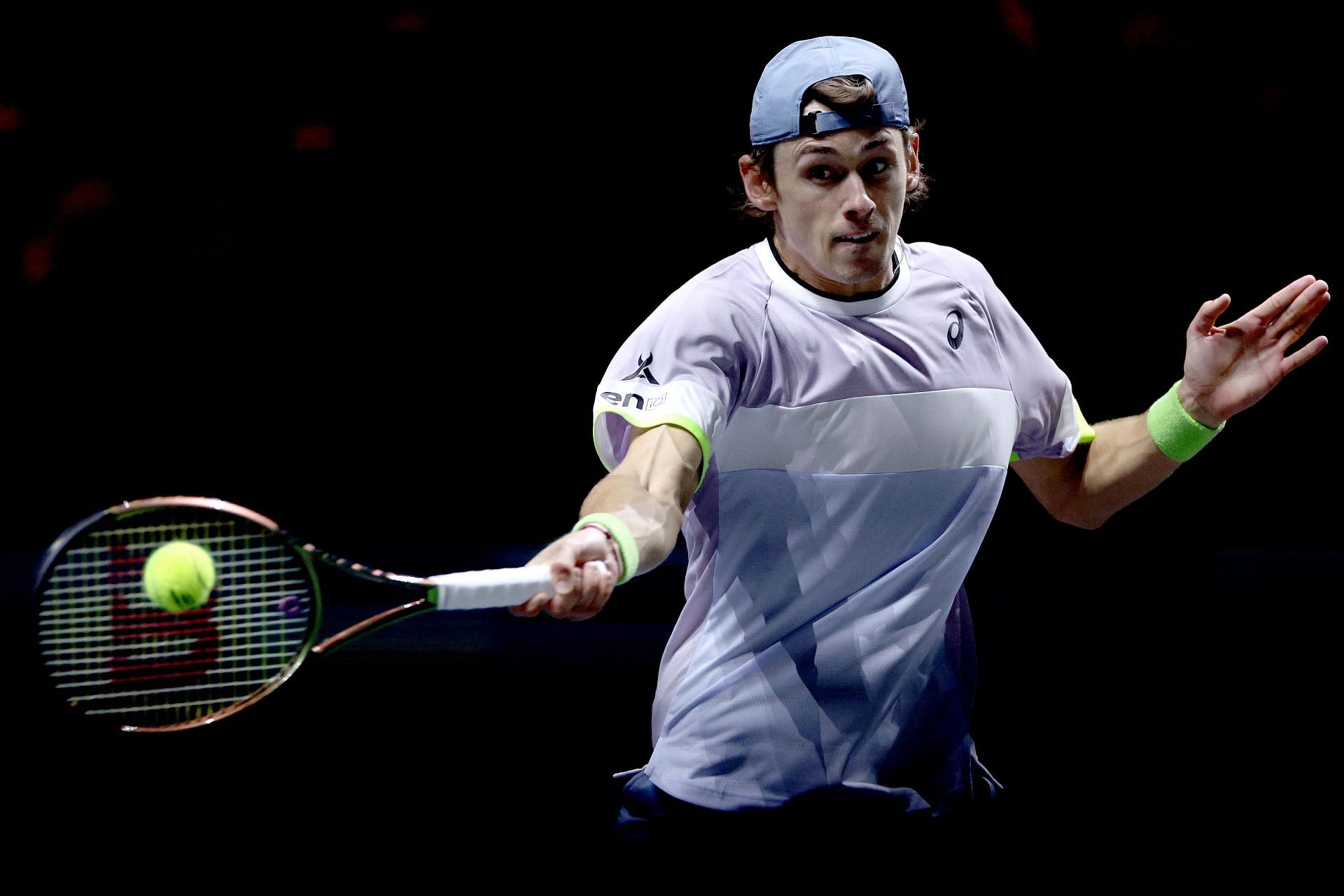 Alex de Minaur in action during the ABN AMRO Open 2023.