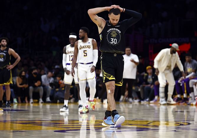 "Curry ignored his minutes restriction just to still lose" - Fans merciless as Warriors as Lakers snap their 5-game win streak on Steph Curry's return