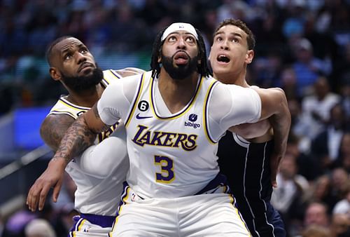 Anthony Davis will have to step up while James is out (Image via Getty Images)