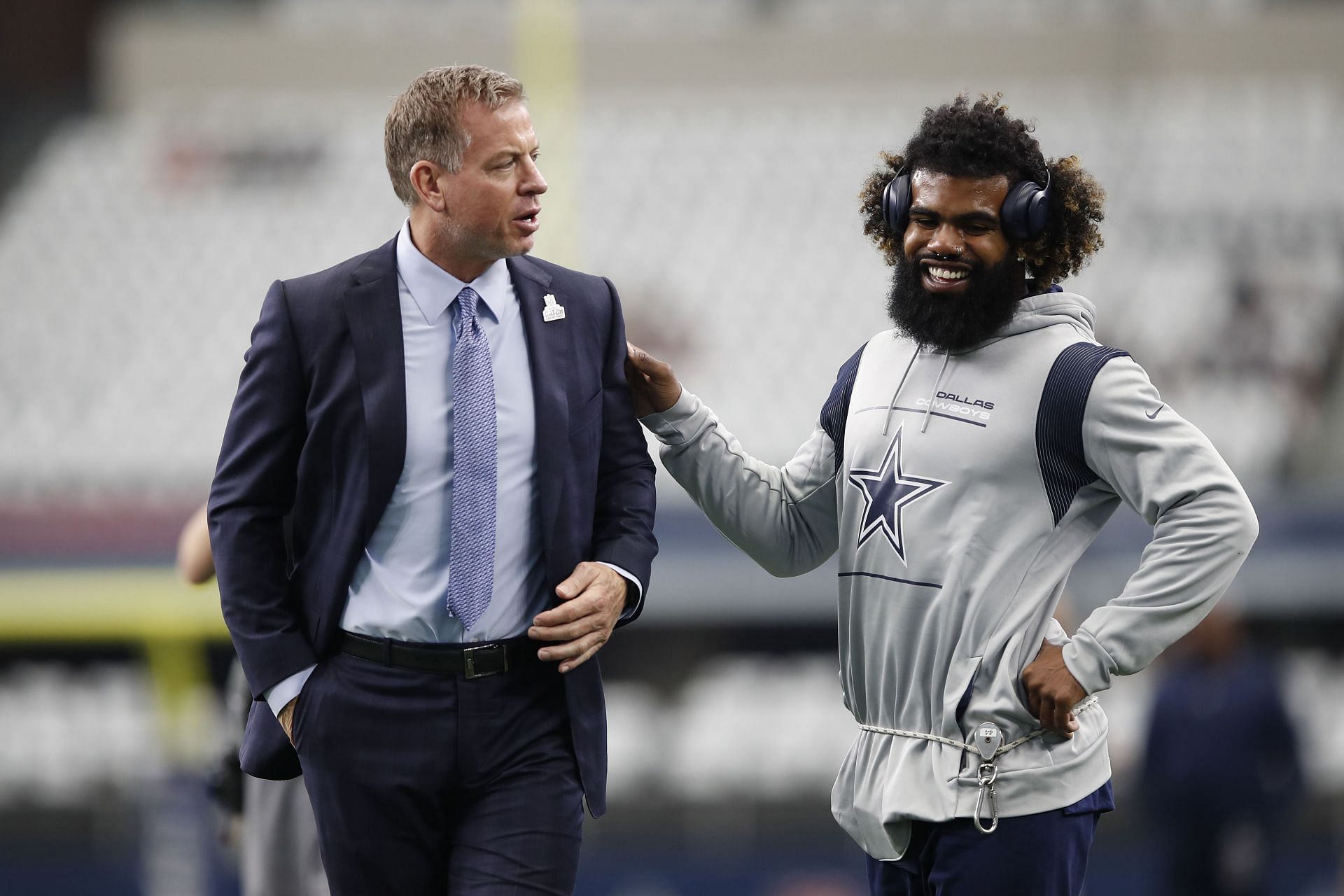 Troy Aikman with Ezekiel Elliott of the Dallas Cowboys