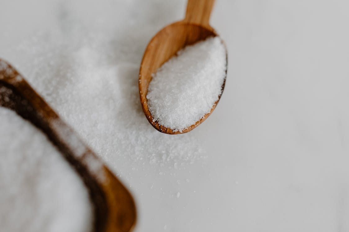 Precautions should be taken and medical advice sought while using epsom salt. (Image via Pexels/ Tara Winstead)