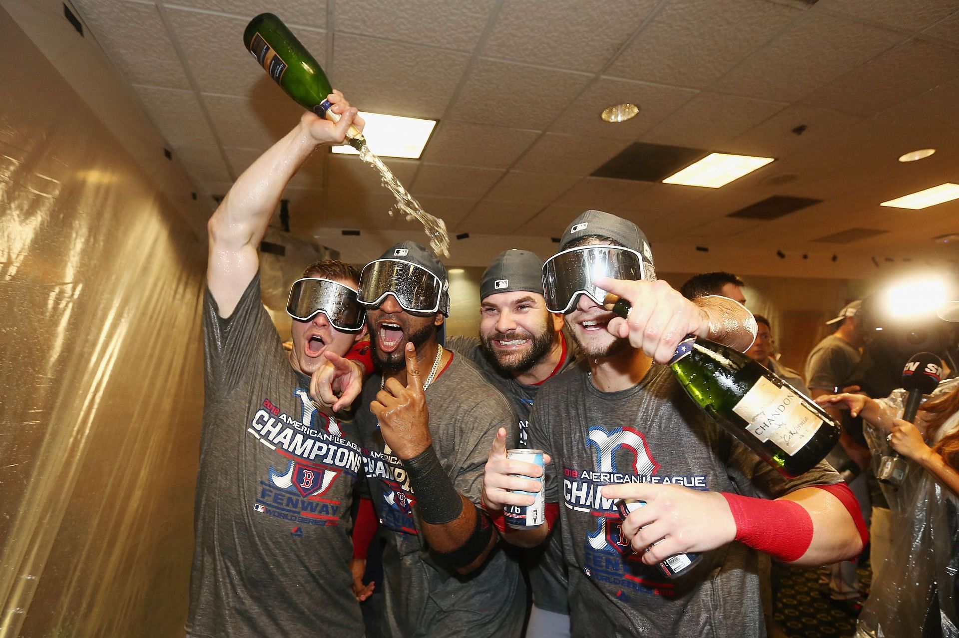 MLB News: Mitch Moreland with Red Sox after winning 2018 ALCS