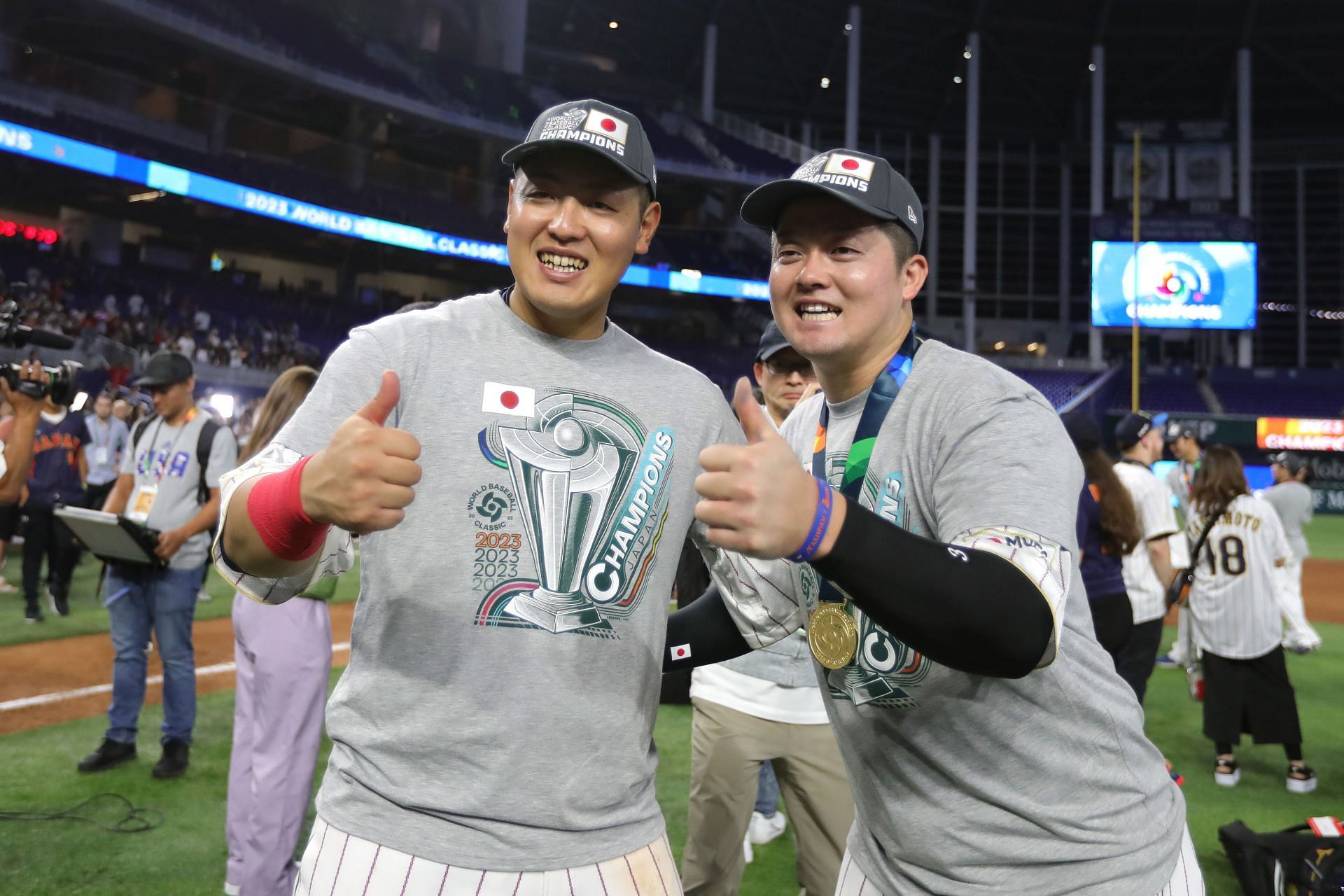 Shohei Ohtani fans Angels' teammate Mike Trout, leading Japan over