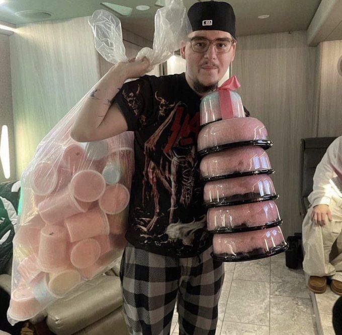 "Guys a regular civilian" Yeat no mask face sparks hilarious reactions