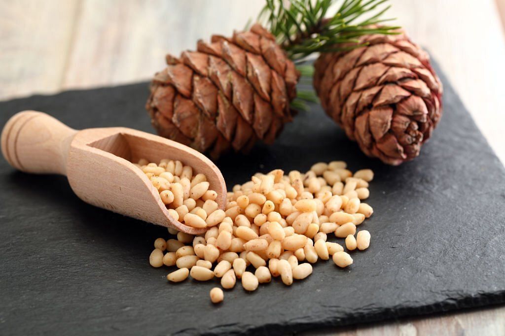 10 benefits of pine nuts you should know (Image via iStockPhoto)
