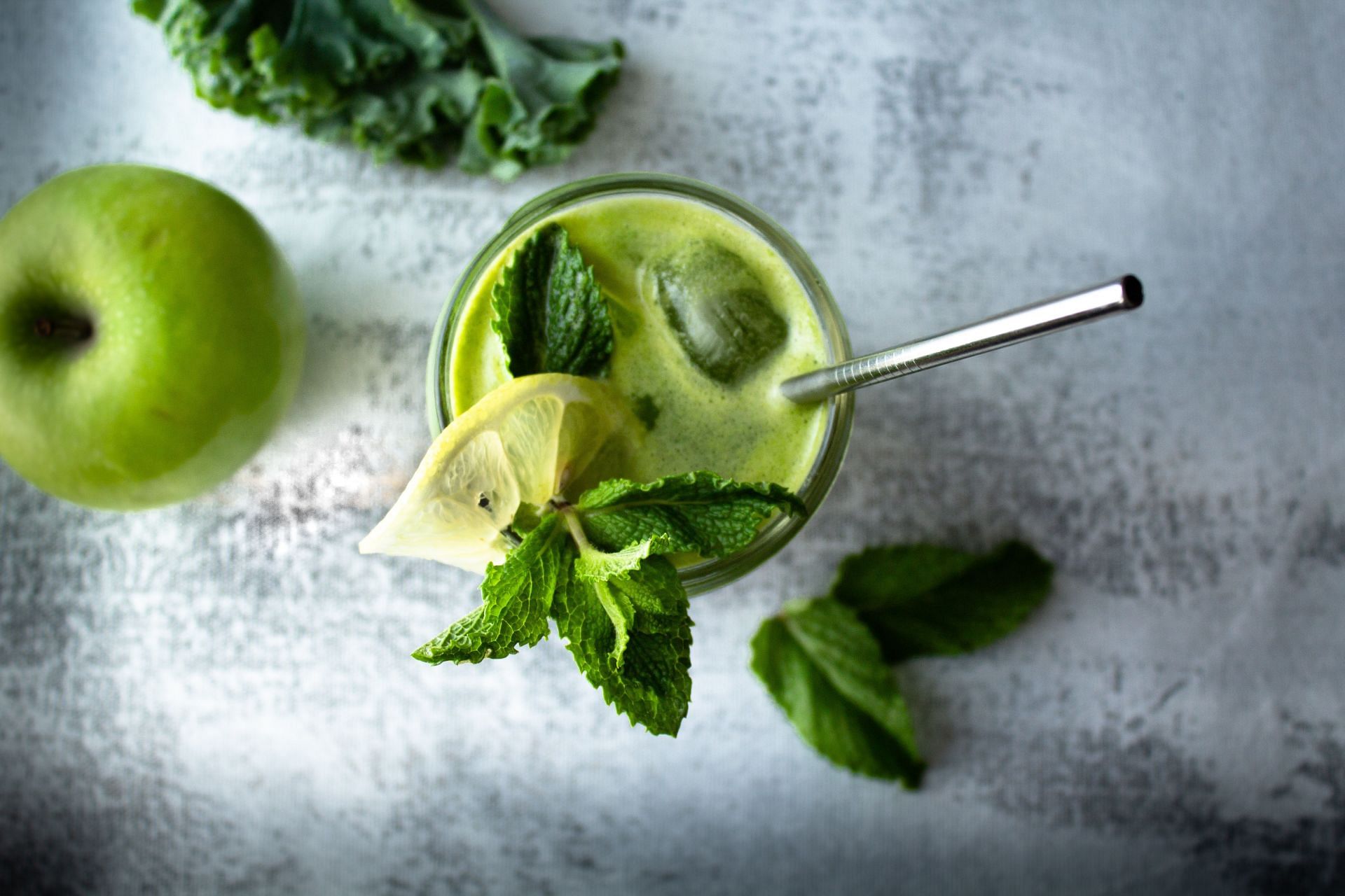 Green goddess contains kale, romaine, and spinach. (Image via Unsplash/ Christina Rumpf)
