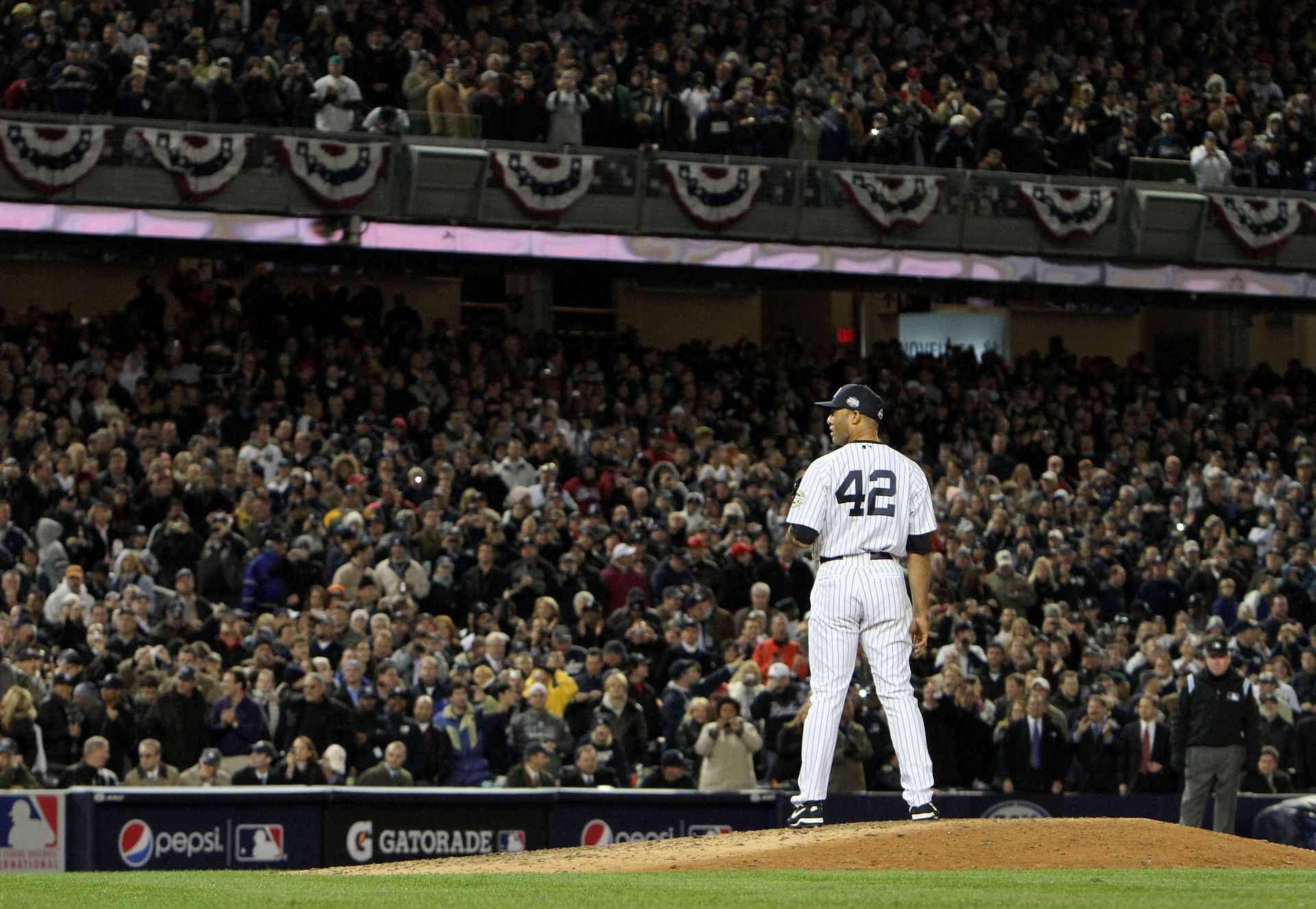Talkin' Yanks on X: Mariano Rivera threw out the first pitch to