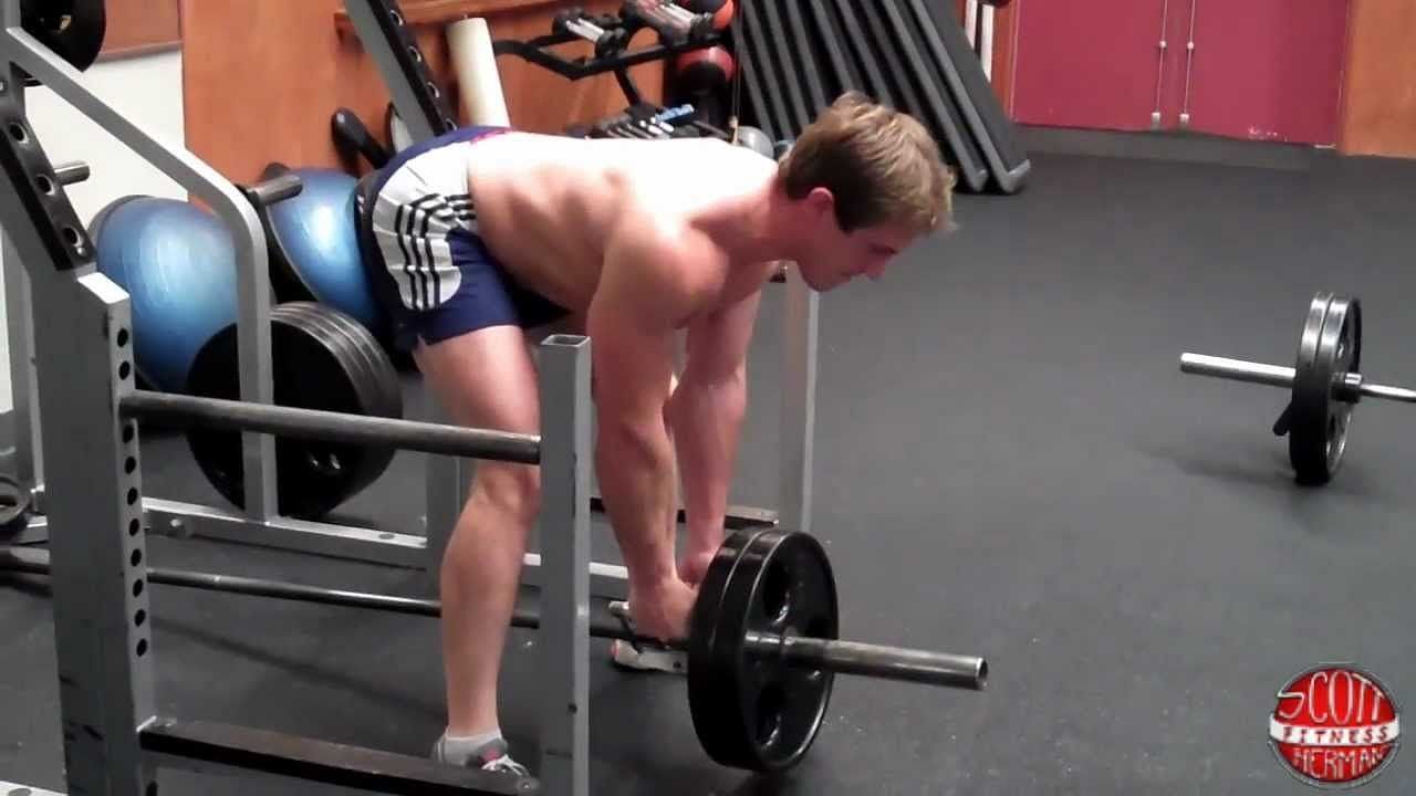 Stengthening the back muscles can help maintain proper posture (Pic via YouTube/ScottHermanFitness)
