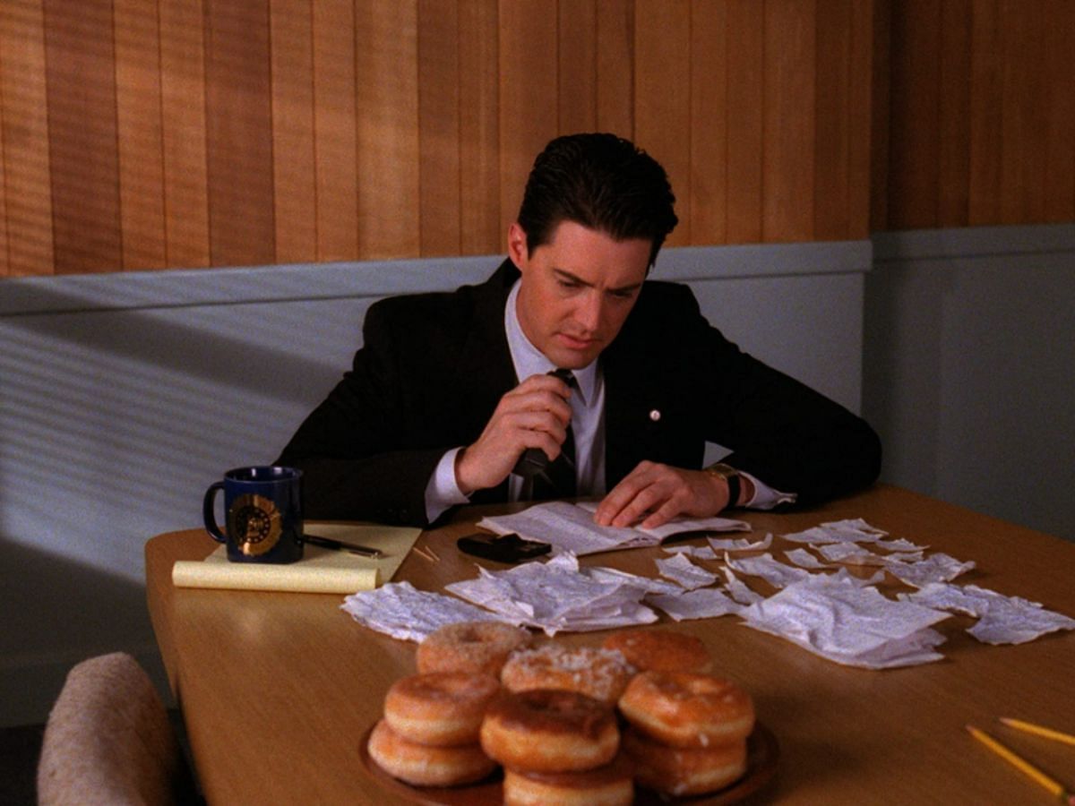 A still of Kyle MacLachlan as Dale Cooper in Twin Peaks (Image Via IMDb)