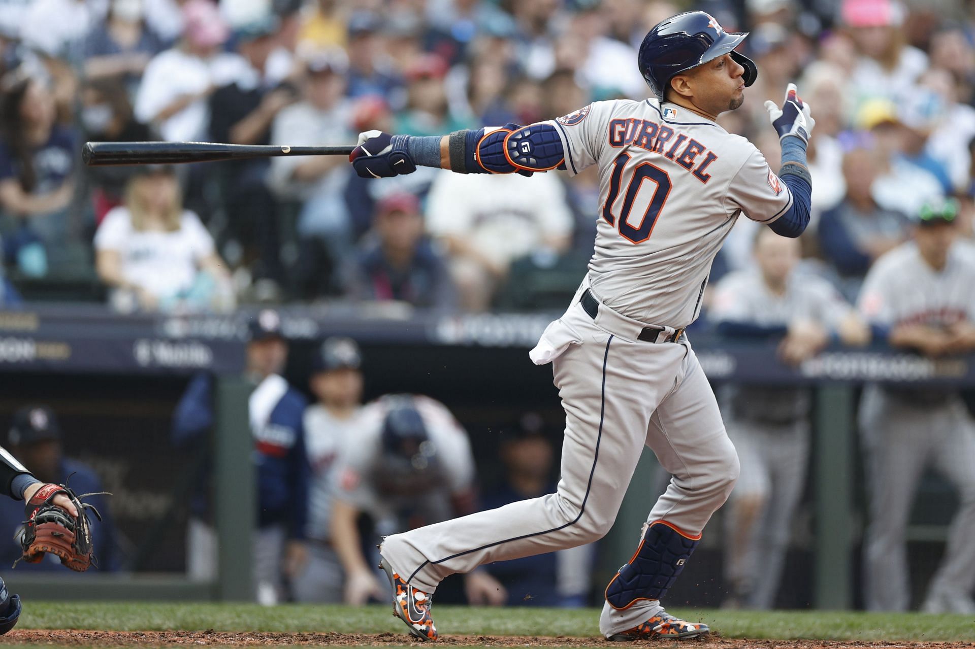 Miami Marlins sign Yuli Gurriel to minor league contract; Houston Astros  say 'thank you