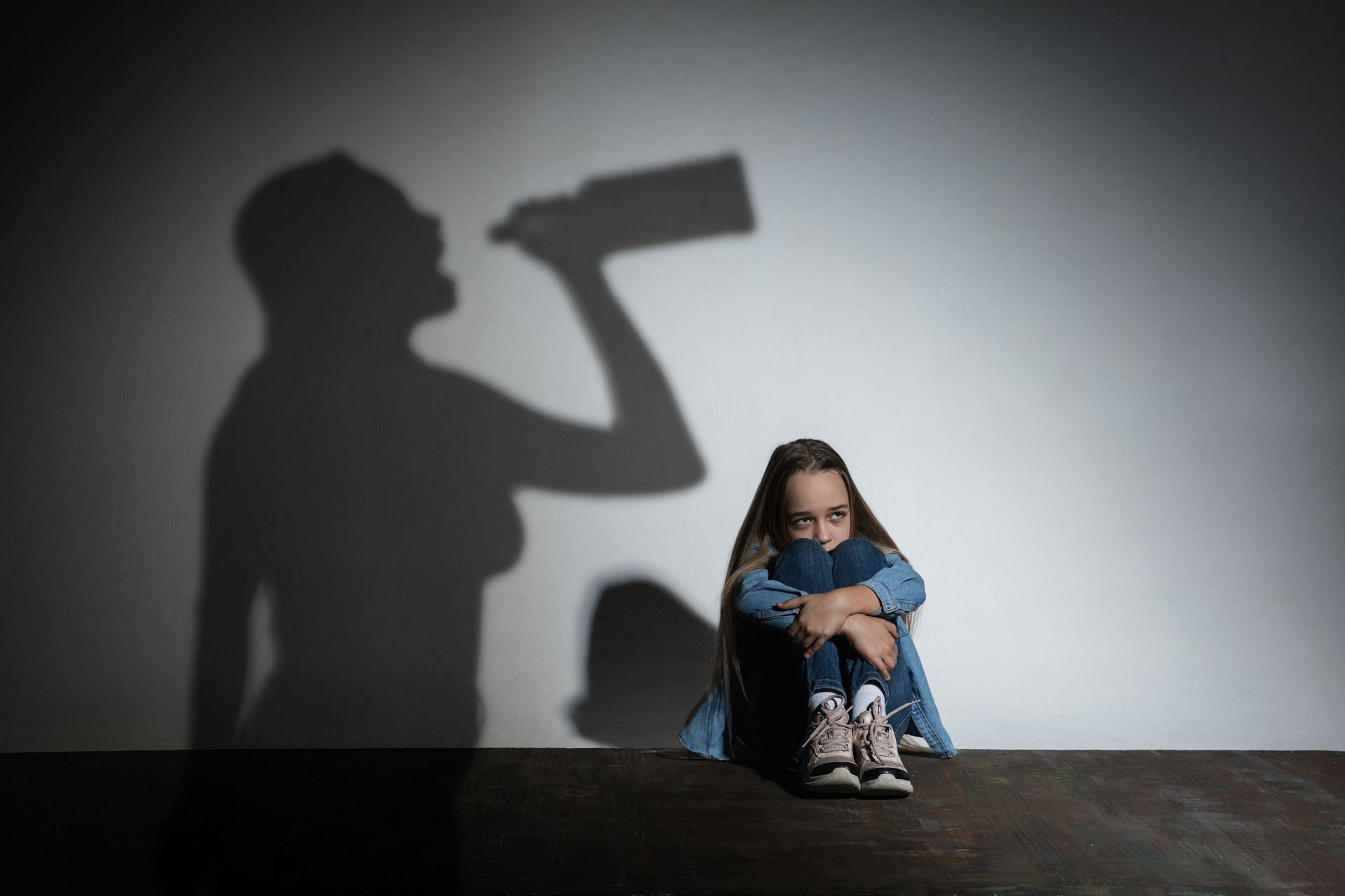 How to deal from childhood trauma? Can therapy and medication help you? (Image via Freepik/ Freepik)