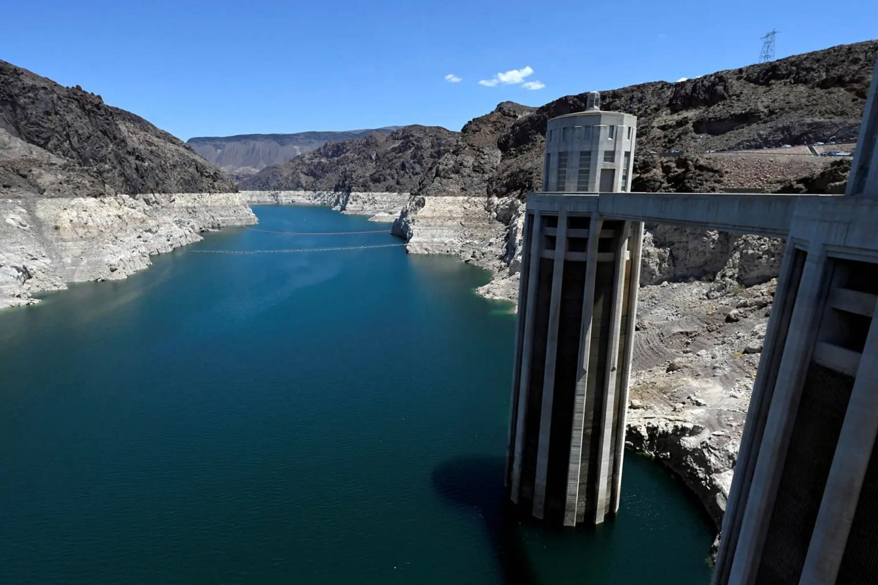 Reduced water level at Lake Mead (Image via David Becker)