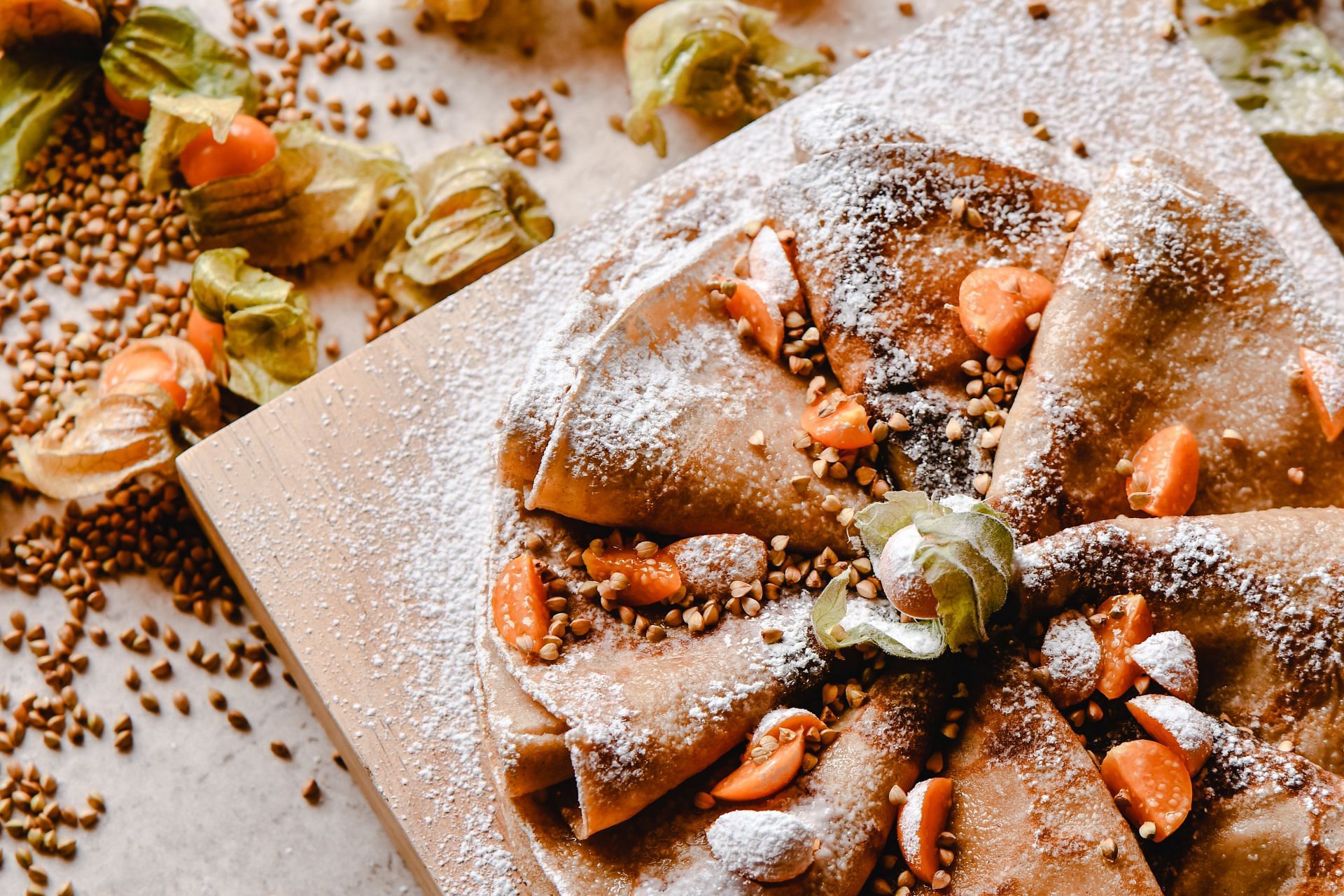 The symptoms of gluten intolerance can manifest in many ways (Image via Pexels @Eva Bronzini)