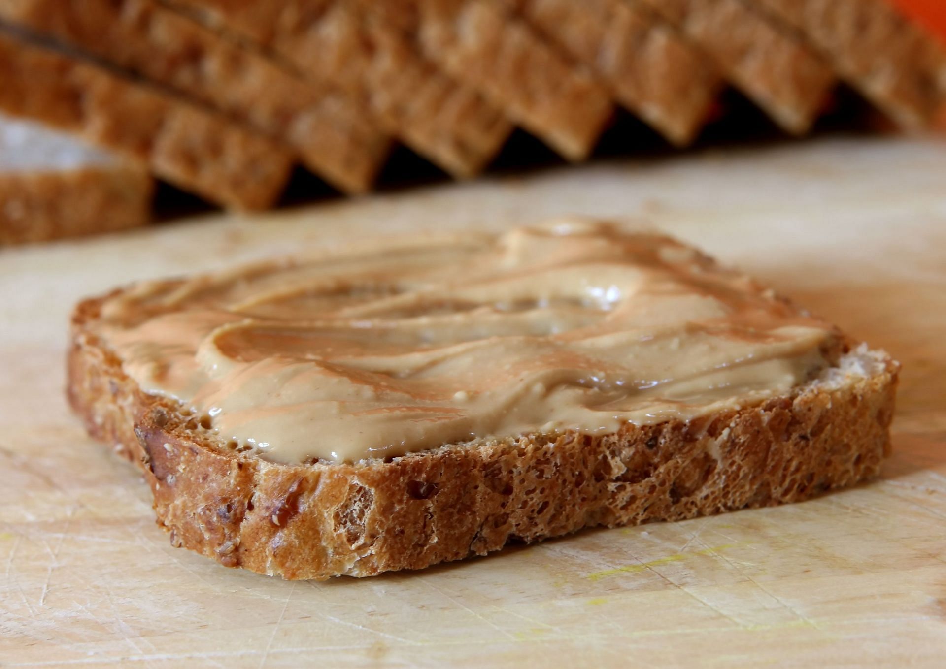 Peanut butter with bread makes a delicious snack.(Image via Pexels/ Robbie Owenwahl)