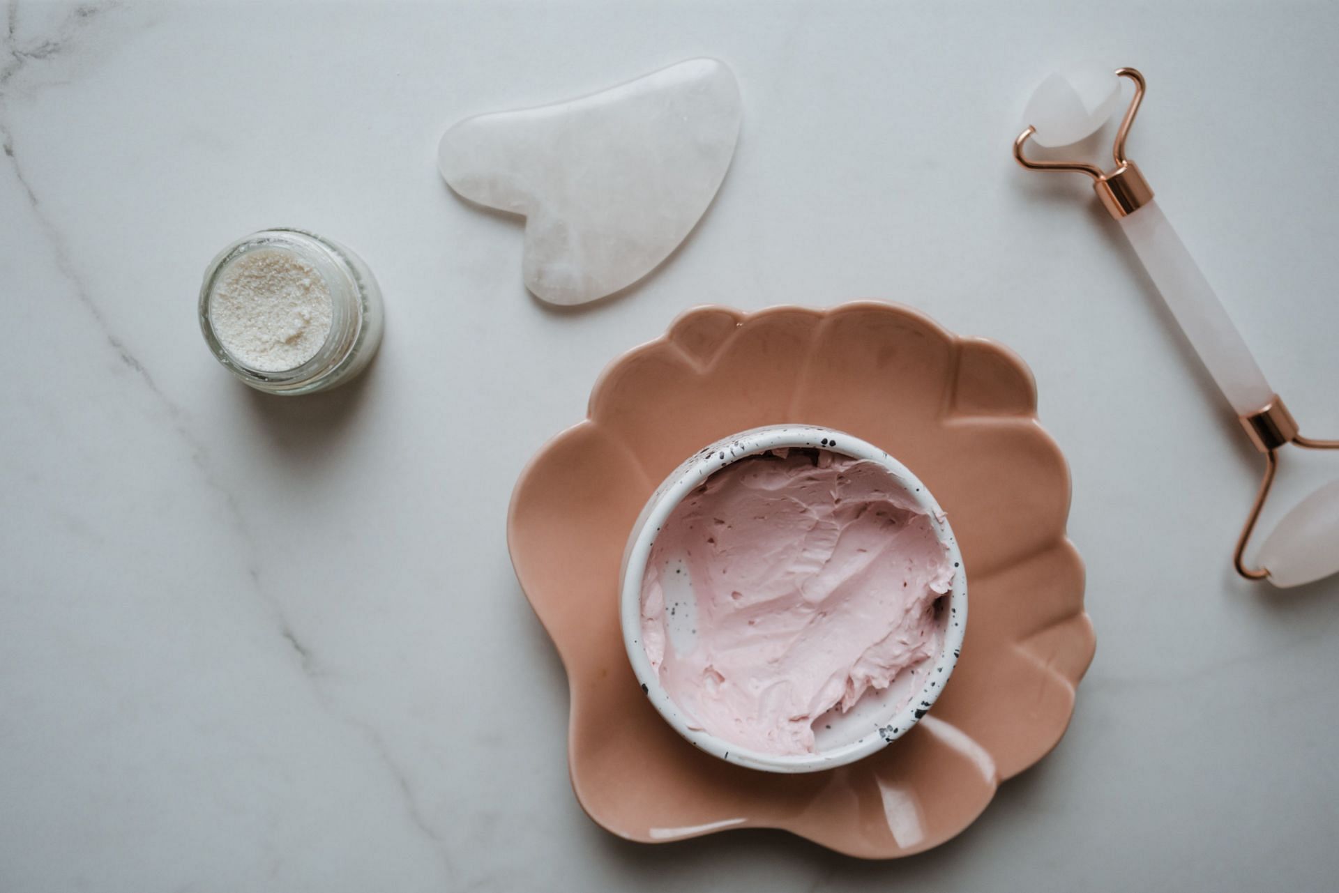 Its important to know about your skincare ingredient. (Image via Pexels / Polina Kavaleva)