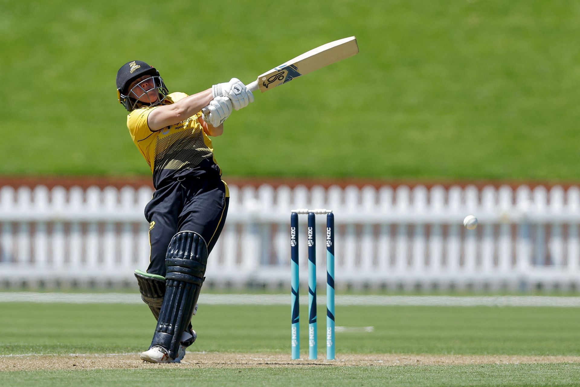 Hallyburton Johnstone Shield - Wellington Blaze v Auckland Hearts