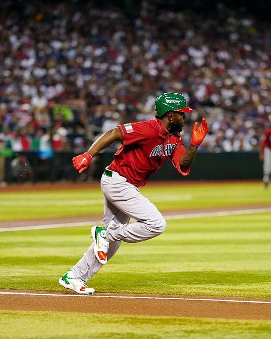 Meneses homers twice, Mexico clobbers US 11-5 in WBC