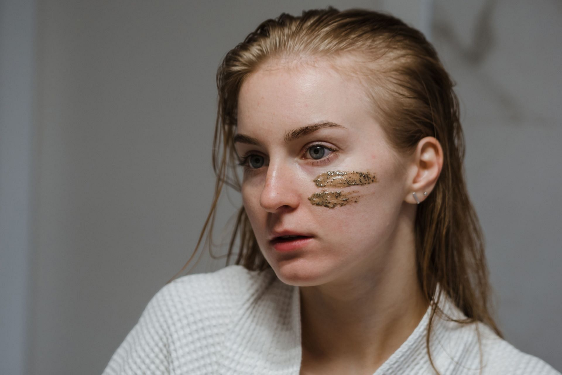 Improves your skin barrier. (Image via Pexels / Polina Kovaleva)