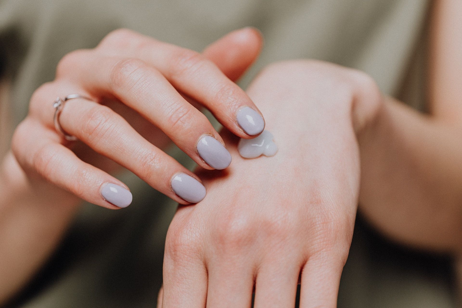 Moisturizer (Image via Pexels)