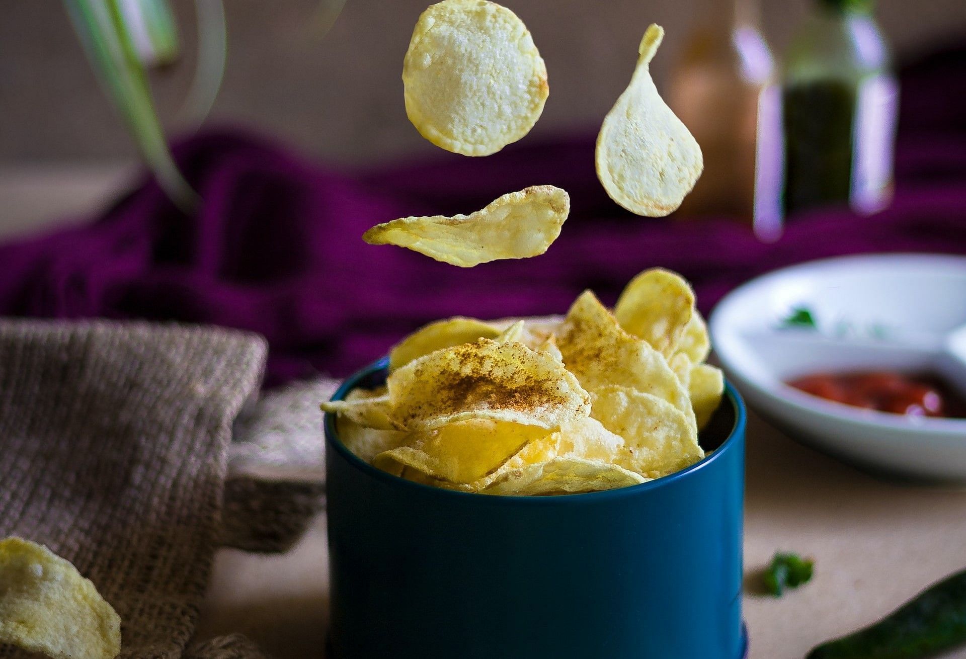 Healthy alternative to chips (Photo via Negar Mz/Unsplash)