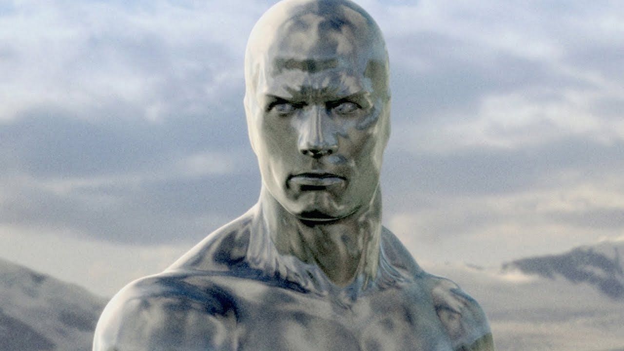 The Cosmic Being - Silver Surfer possesses incredible strength and the ability to manipulate cosmic energy, making him a difficult opponent to defeat (Image via 20th Century Fox)