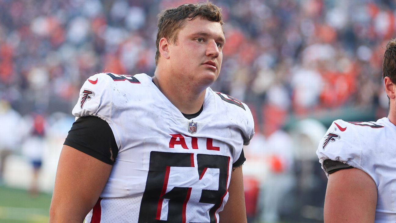 Atlanta Falcons guard Chris Lindstrom