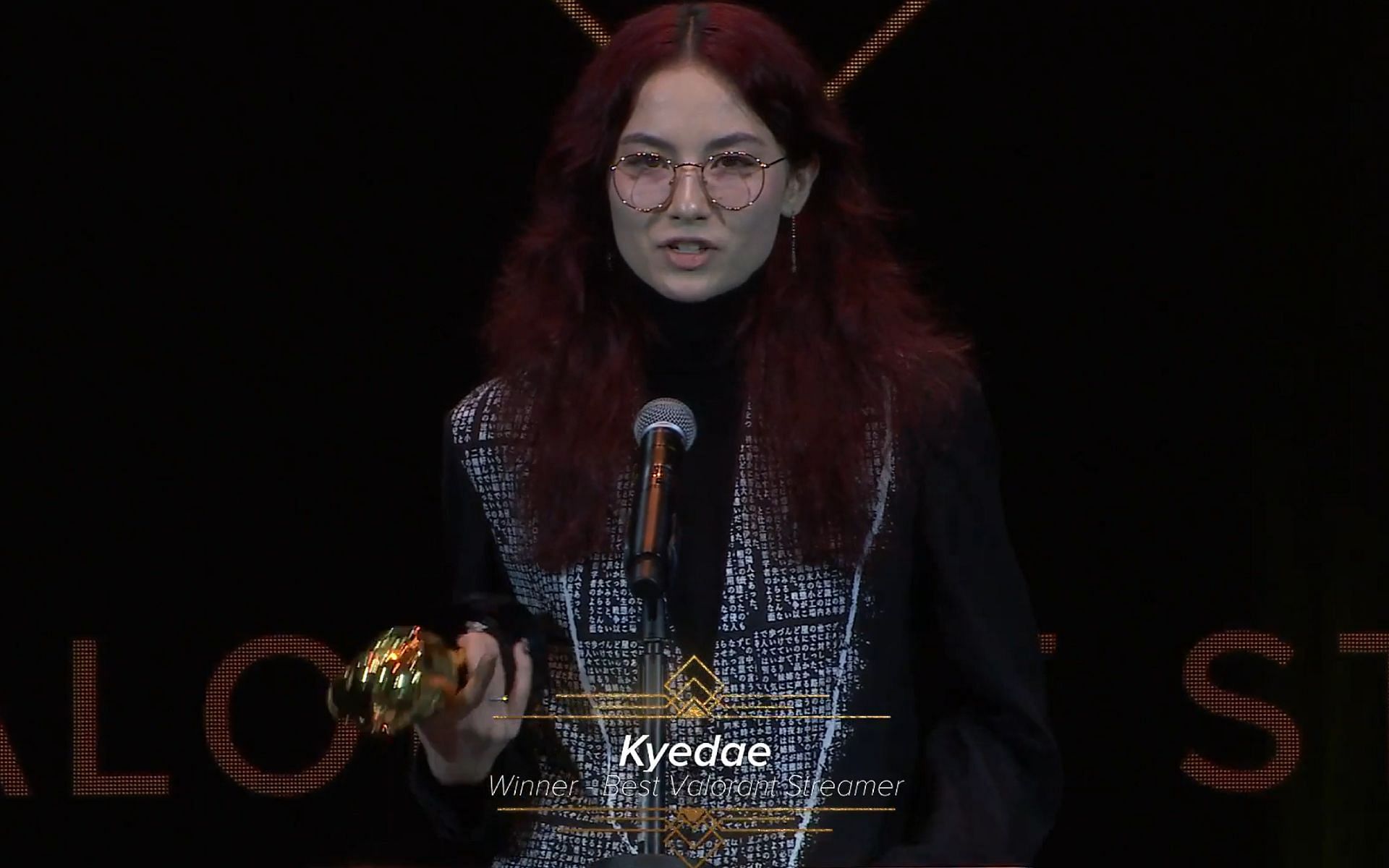 Taking a look into what the streaming community had to say about Kyedae winning the Valorant Streamer of the Year (Image via QTCinderella/Twitch)