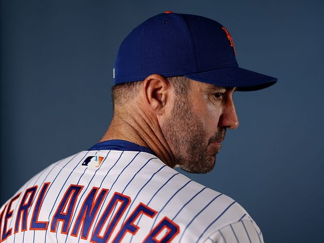 Justin Verlander passing down wise words to the rookies as the Mets' new honorary assistant pitching coach