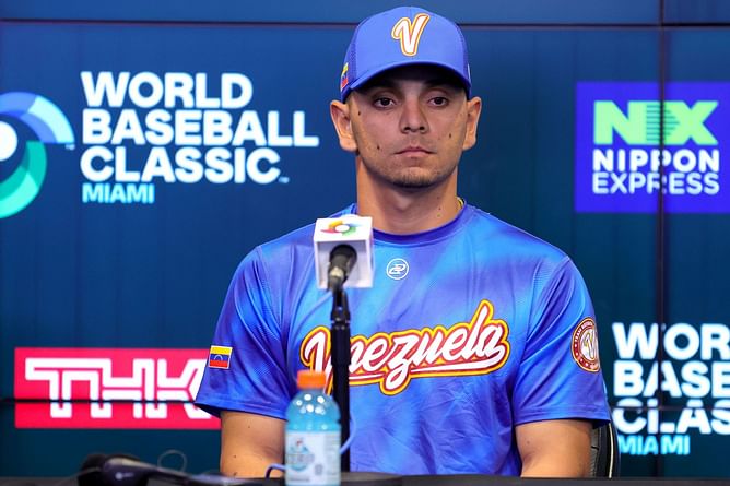 Cleveland Guardians fans rejoice as team zeroes in on long-term deal for 24-year-old Andres Gimenez: “THERE'S THE MONEYBAGS”