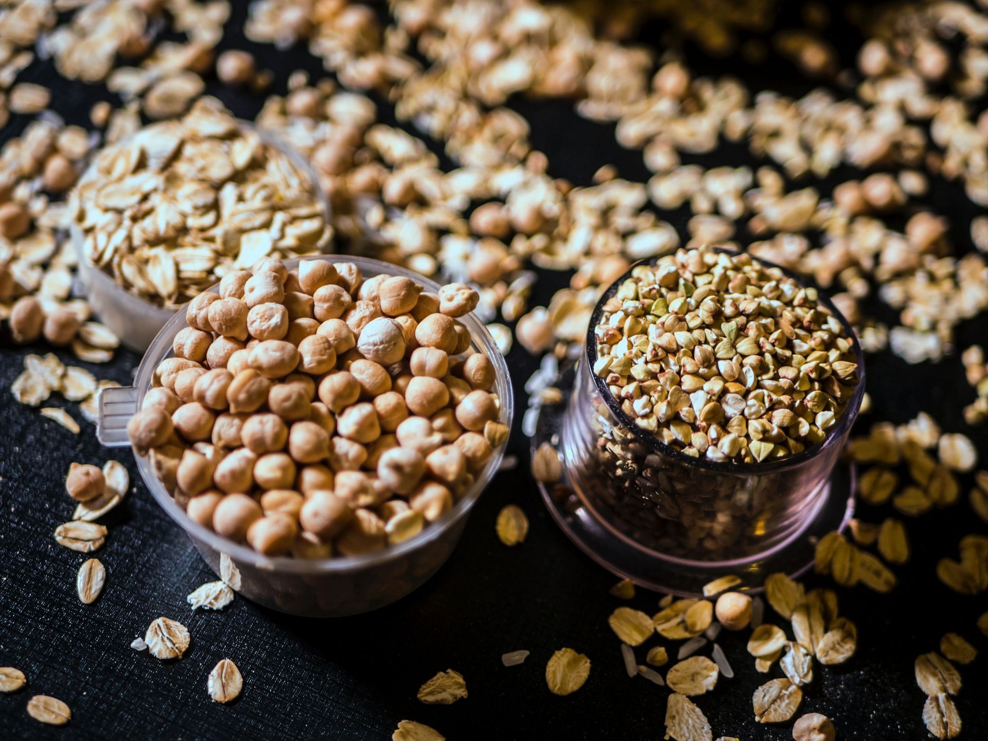 Whole grains are an excellent source of carbohydrates. (Image via Pexels/ Mike)