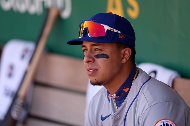 New York Mets fans react to report that Mark Vientos more likely to make big-league roster than fellow prospect Brett Baty: "Front office is a joke"