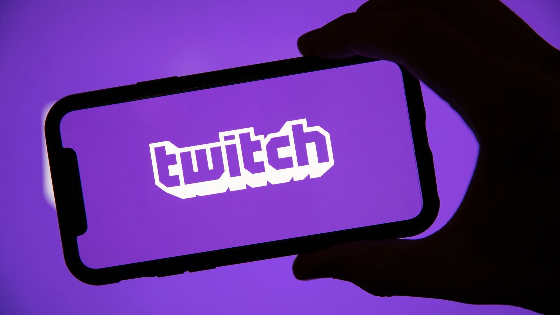 Twitch to lay off over 400 employees as part of Amazon-wide cutbacks (Image via Getty)