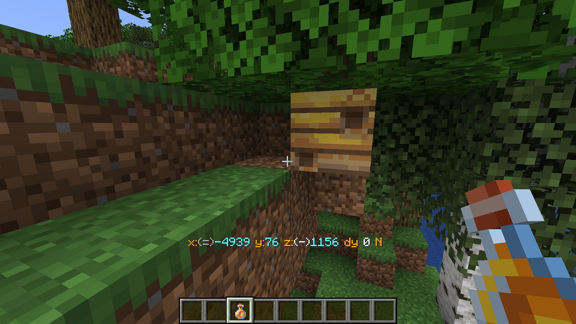 Farming honey is quite easy in Minecraft (Image via Mojang)
