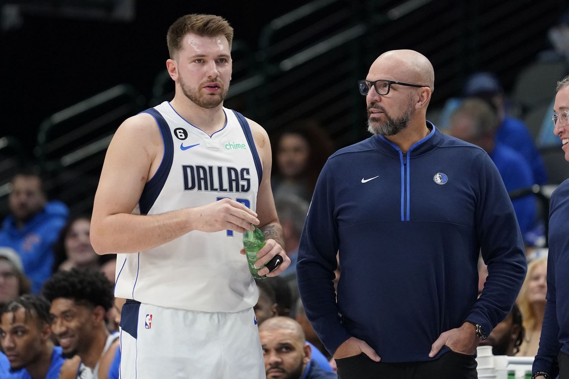 The Dallas Mavericks are treating Luka Doncic's injury as a day-to-day decision.