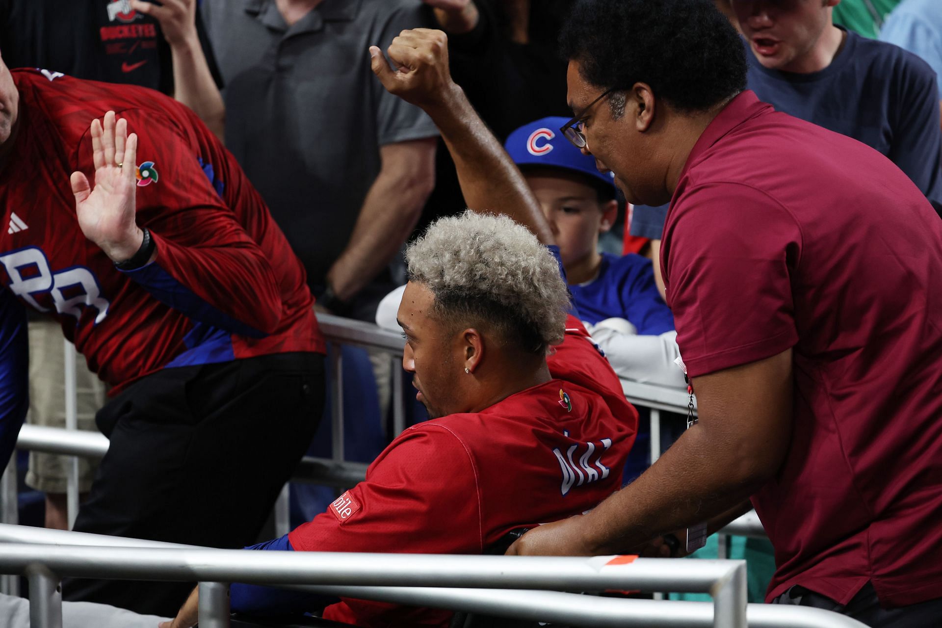 Mets fans distraught after Edwin Diaz injured celebrating WBC win