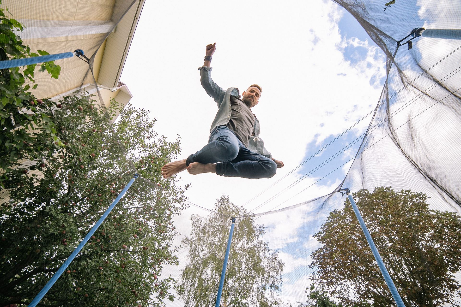 You can start off by doing some low intensity jumping on the trampoline to get used to the jumping sensation (Image via Pexels @Yan Krukau)