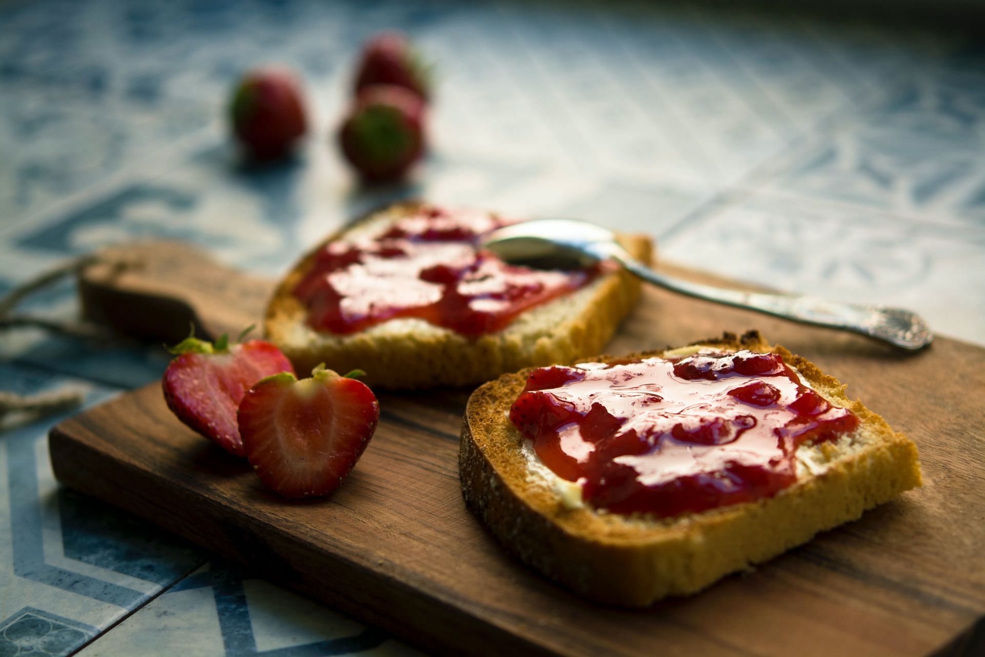 Is peanut butter and jelly healthy? Yes, in moderation. (Image via Unsplash/Jonathan Pielmayer)