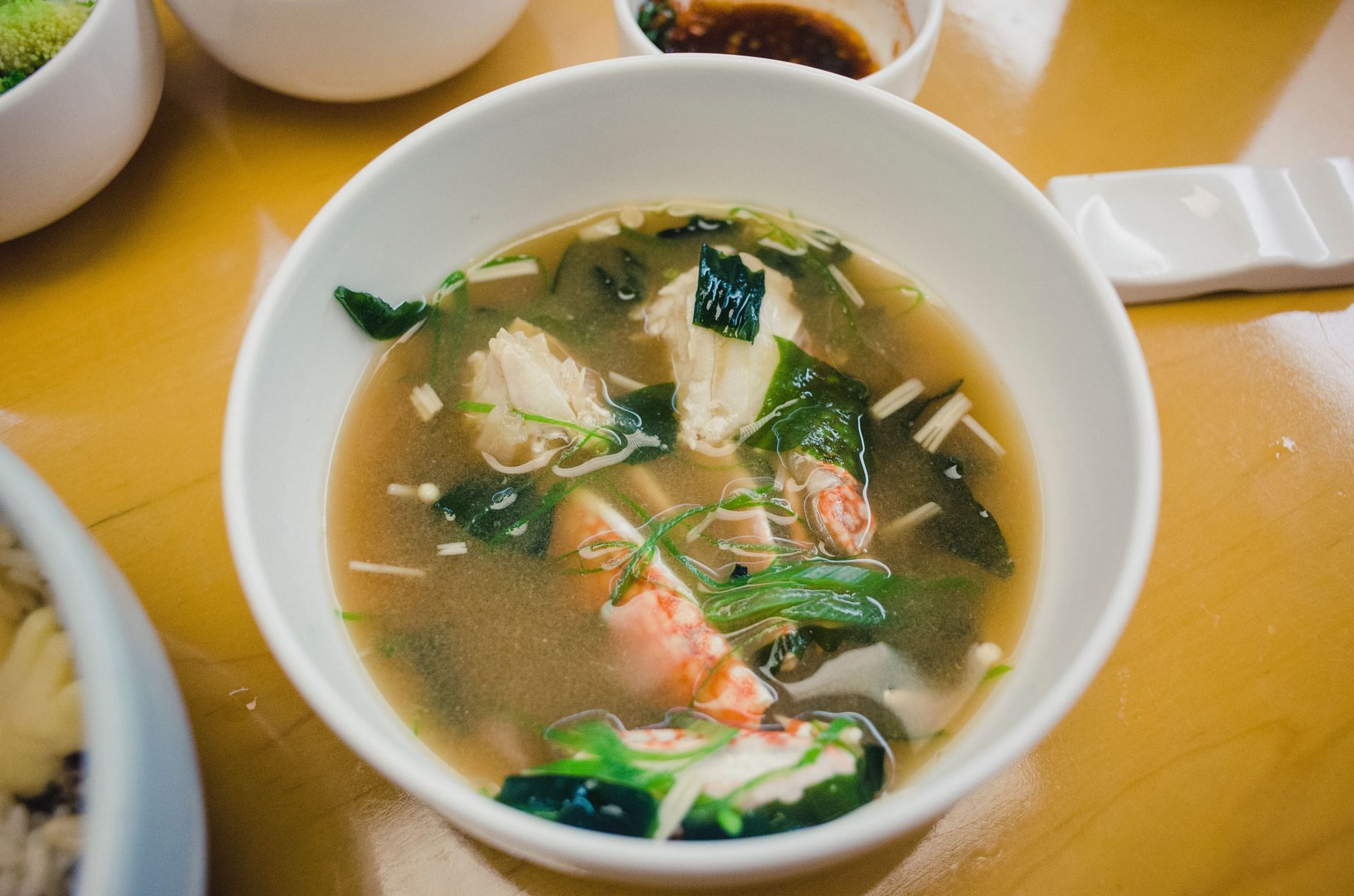 Miso soup is low in calories. (Image via Pexels/Meka Food)
