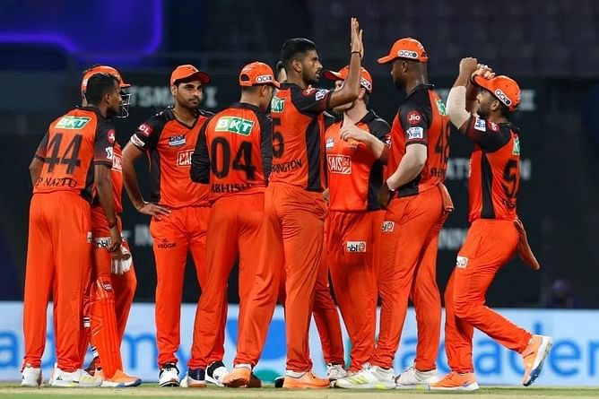Aakash Chopra picks SunRisers Hyderabad's probable playing XI; names their likely highest run-scorer and wicket-taker