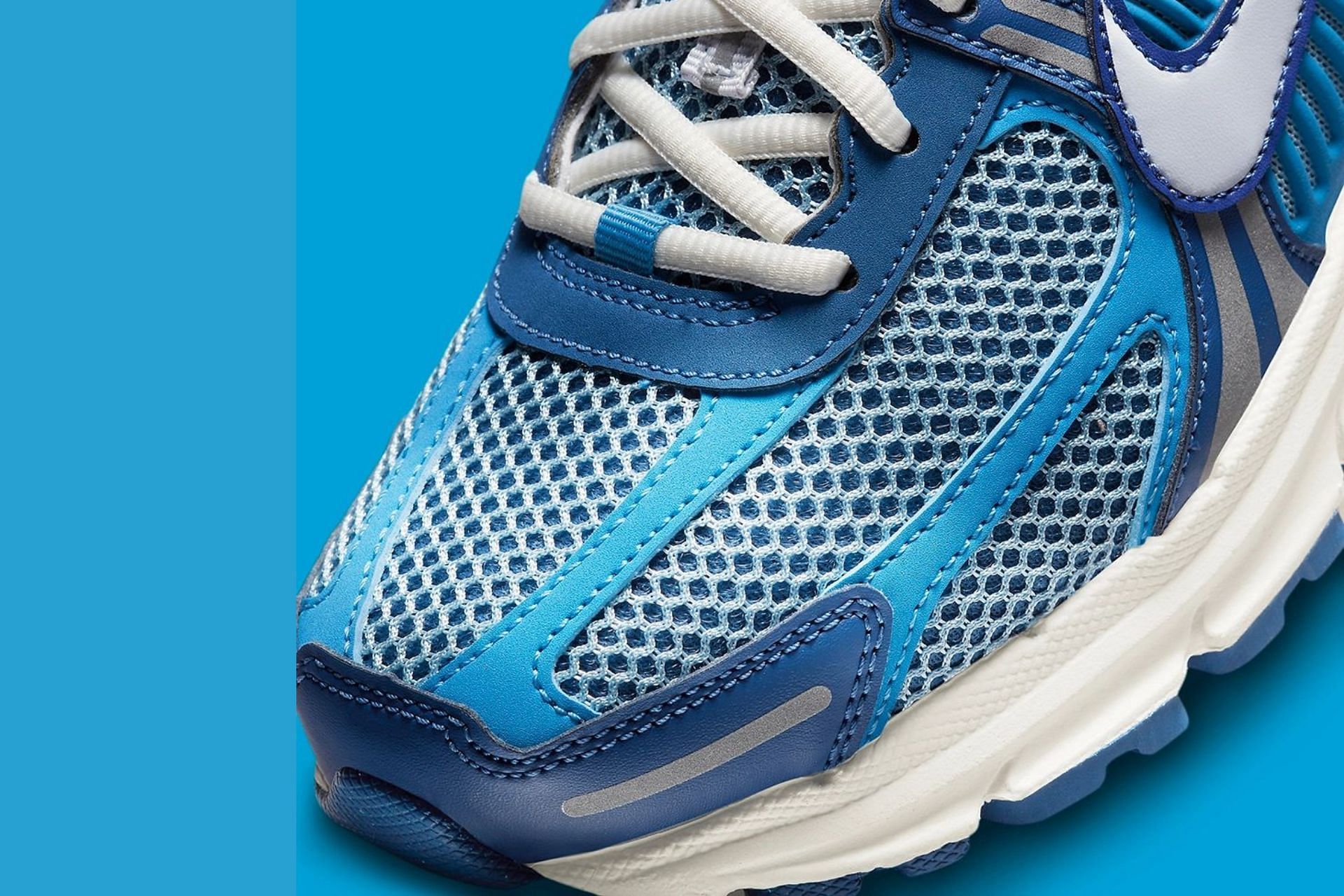 Take a closer look at the breathable mesh toe tops of the shoes (Image via Nike)