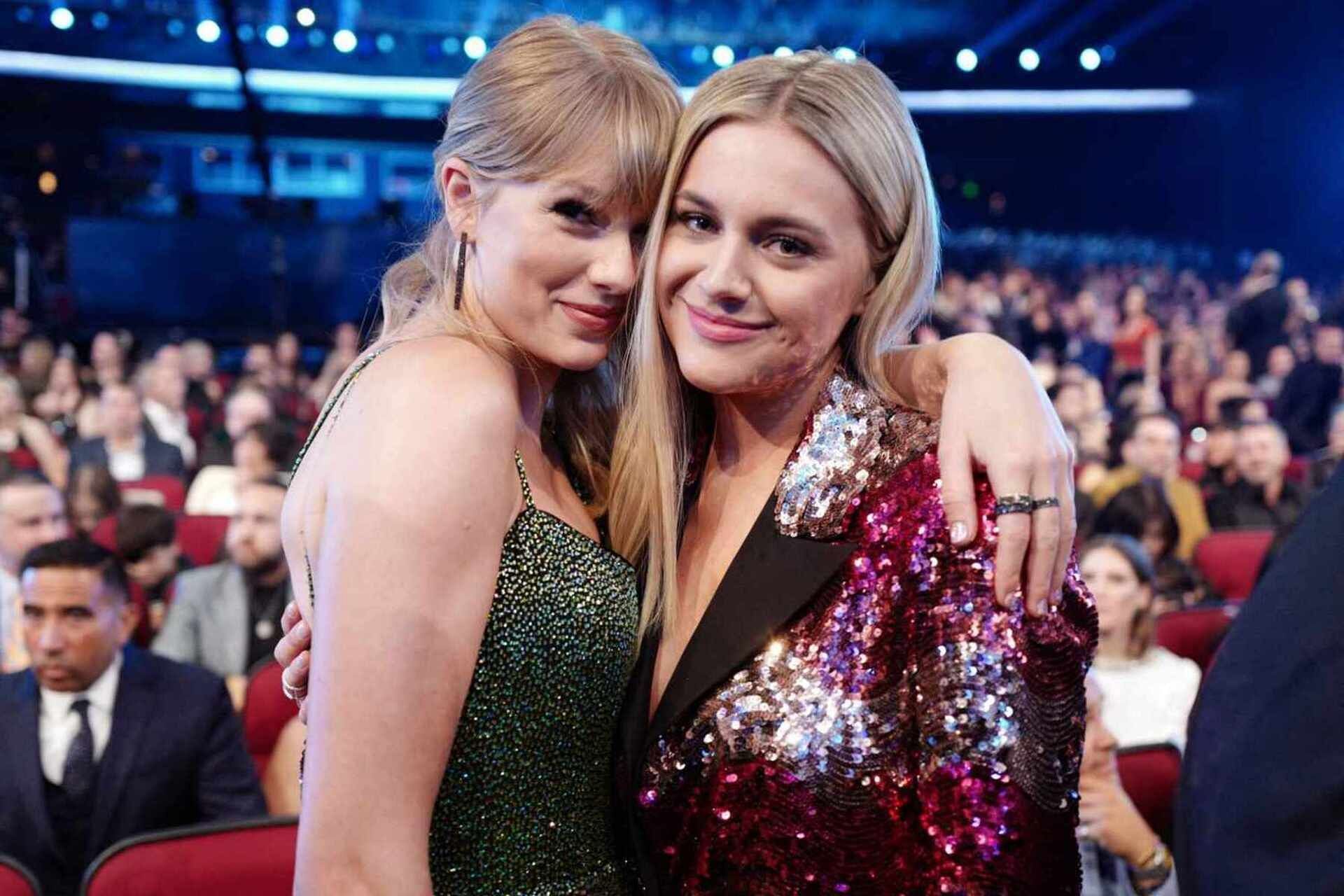 Kelsea Ballerini stopped her show to enquire about Taylor Swift Eras Tour update (Image via John Shearer/AMA2019/Getty Images)