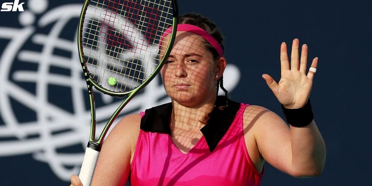 Jelena Ostapenko gets support from fans after she calls out spectators in Miami