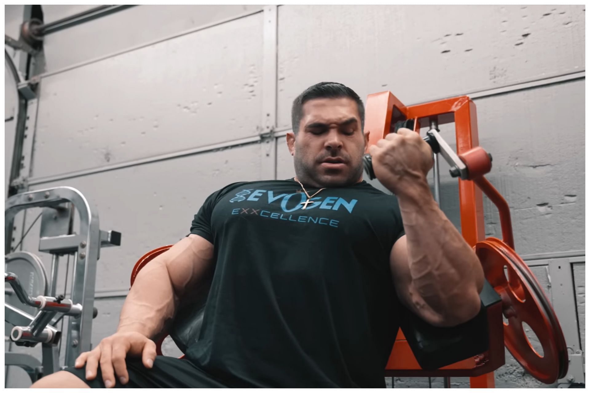 Derek Lunsford working on his biceps: Image via YouTube (@Derek Lunsford)