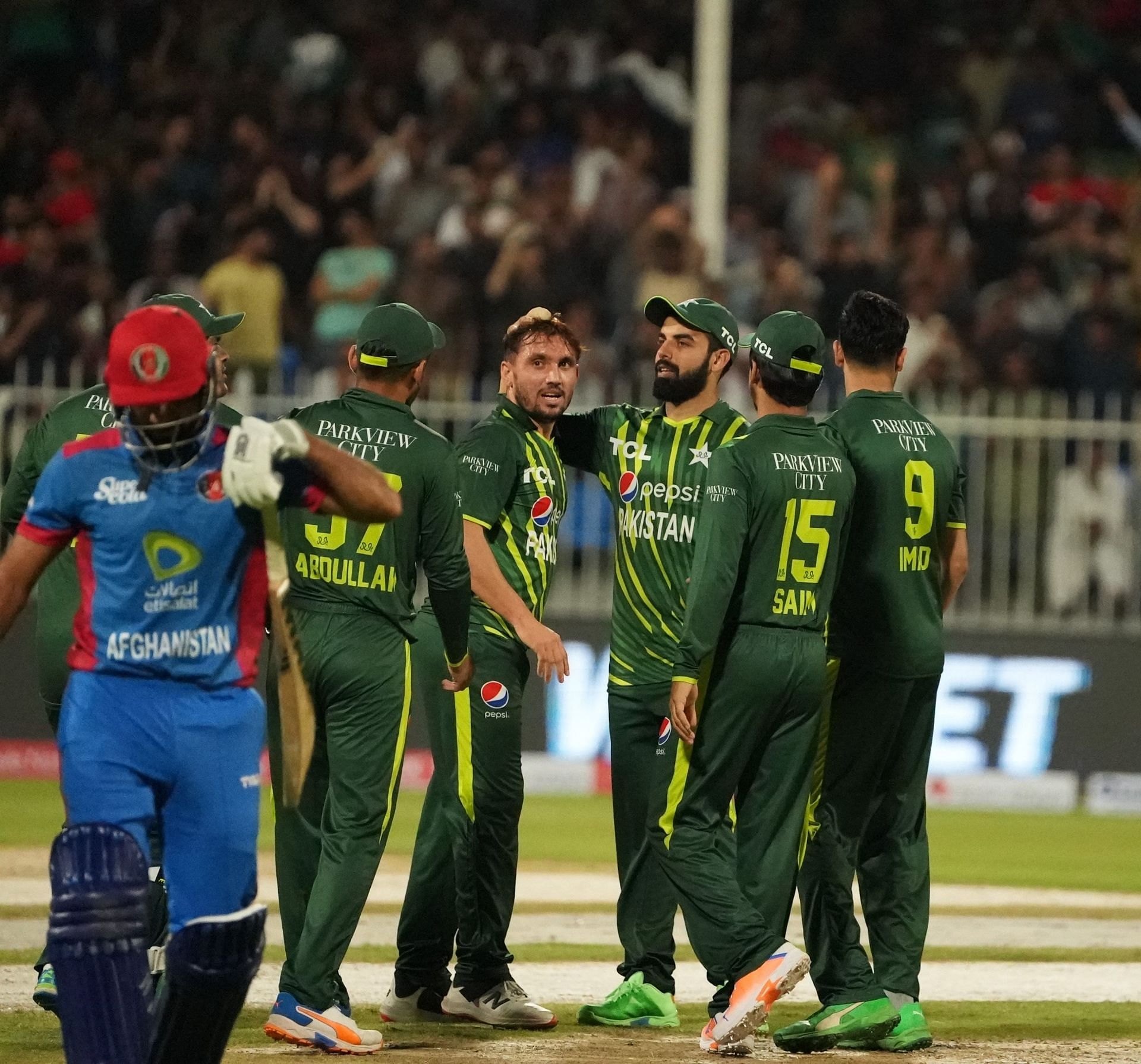 Shadab Khan celebrates a wicket. (Image Credits: Twitter)