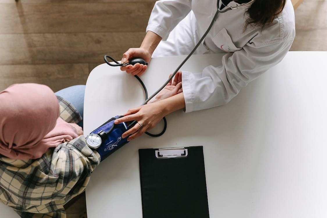 Understanding what hypertension is and how it is measured (Image via Pexels/Thirdman)