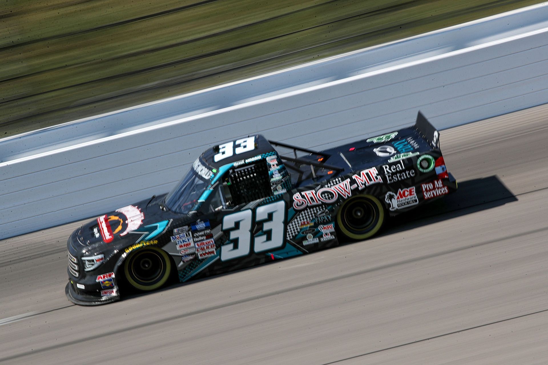 NASCAR Camping World Truck Series Kansas Lottery 200 - Qualifying