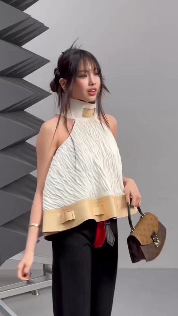 DEVOUR!!: NewJeans' Hyein goes viral for her stunning presence at