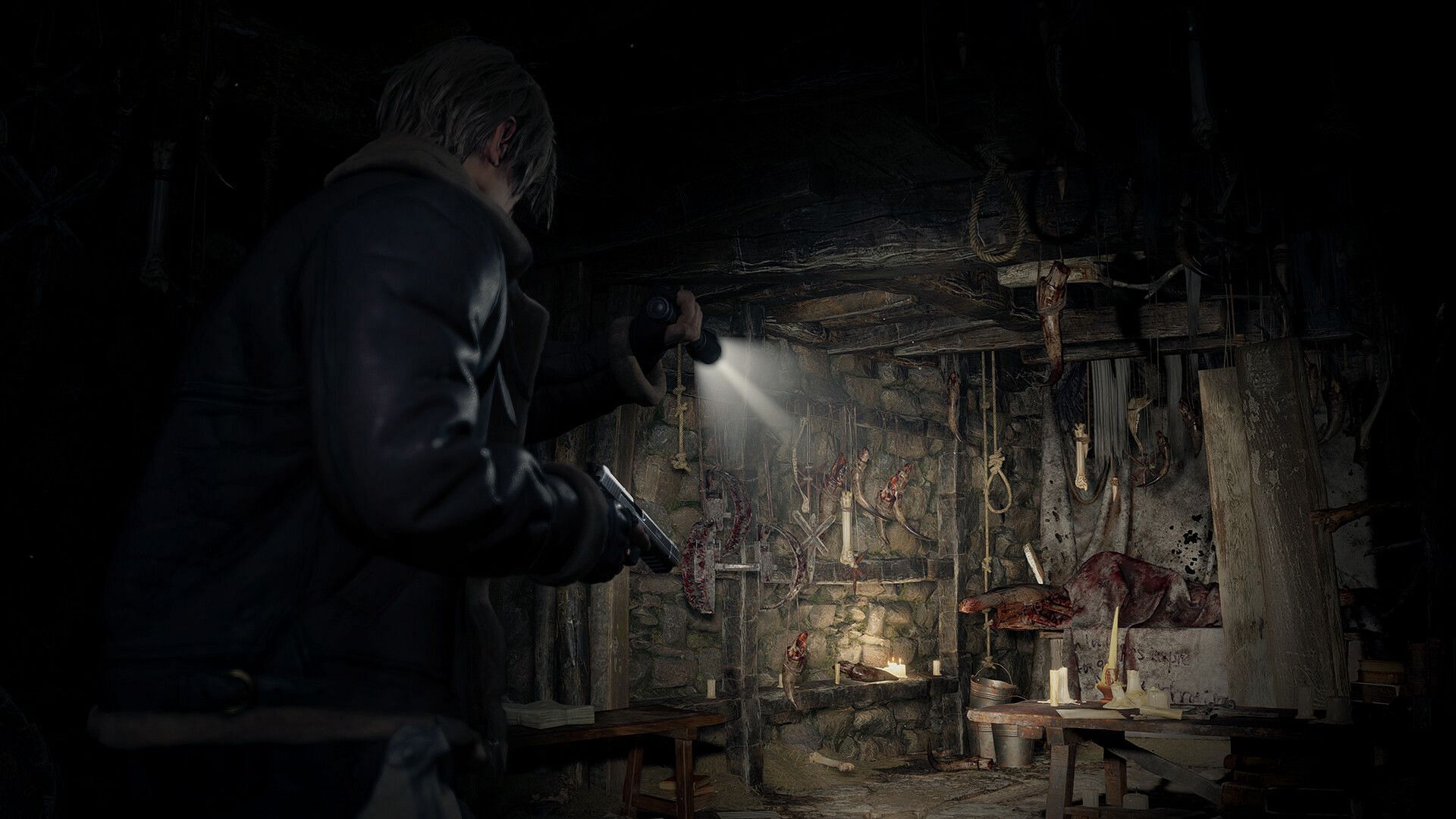 Re4 Remake is the first RE title to support Playstation button