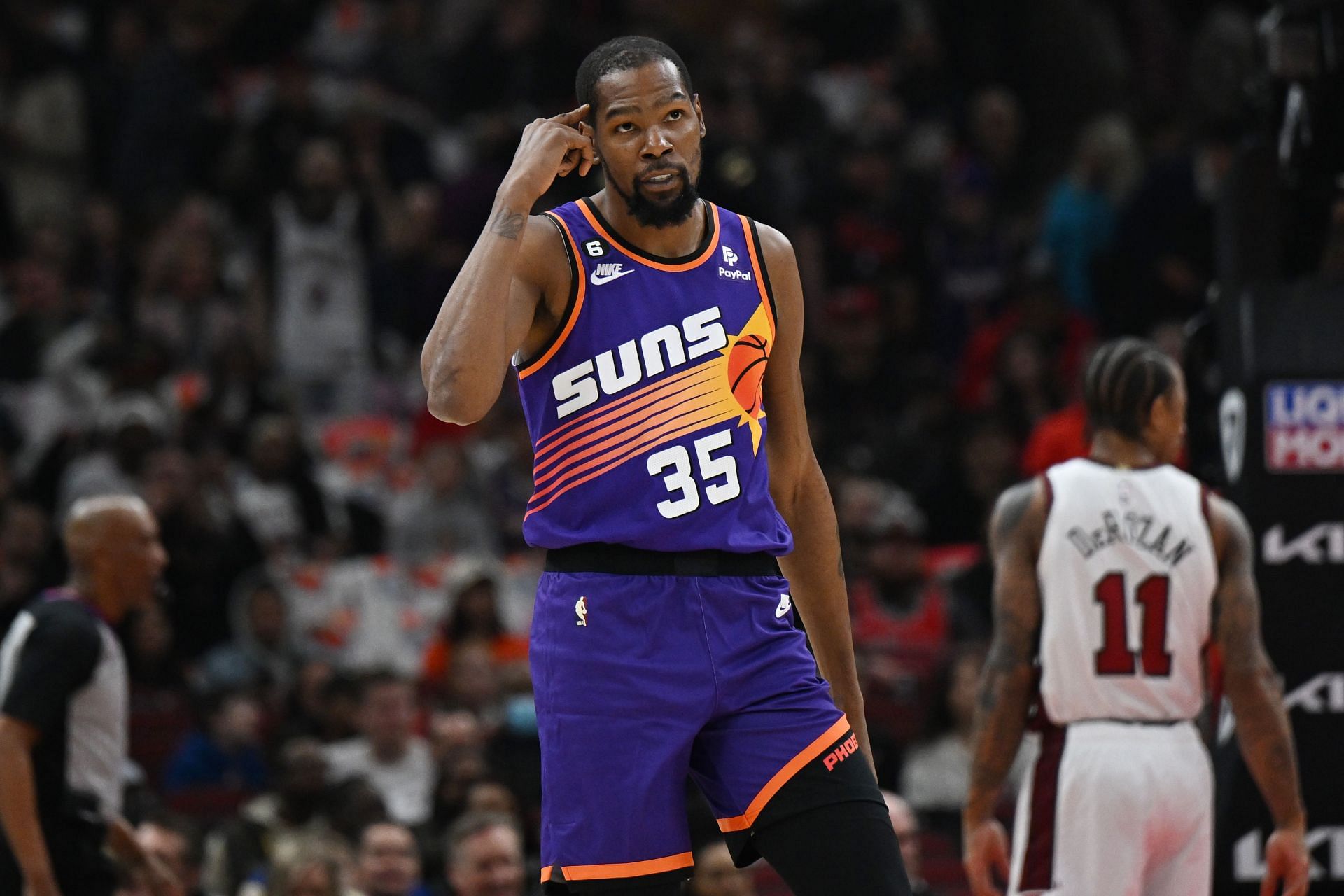 Suns' Kevin Durant out after injuring ankle in pregame slip