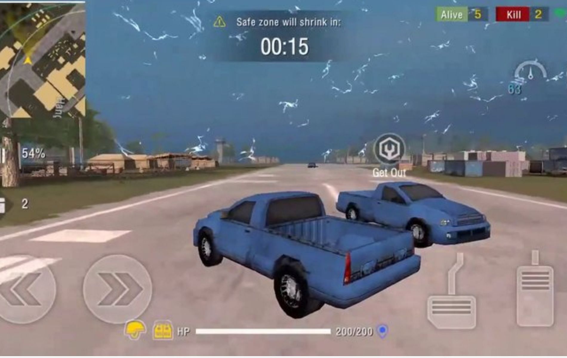 Moving around in cars gives you the possibility to scan more areas for loot (Image via Garena)